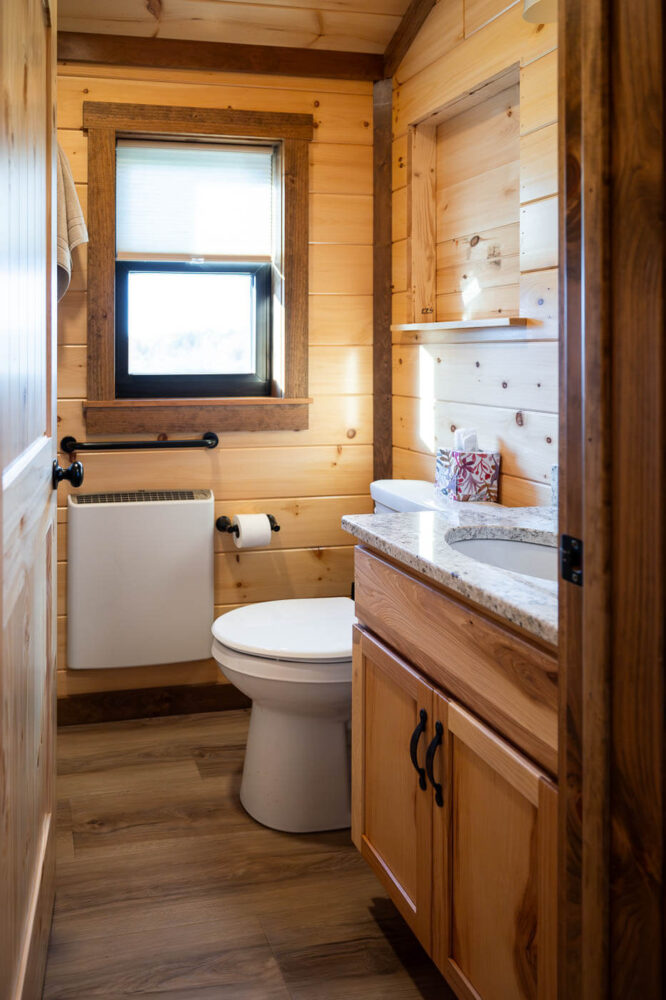 Beaverdam Style 1 bathroom